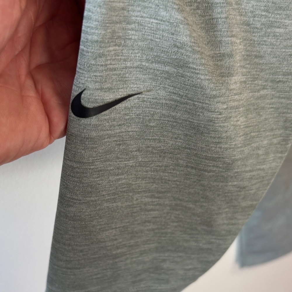 Nike women’s sz L Heather sage green Leggings - Picture 8 of 9